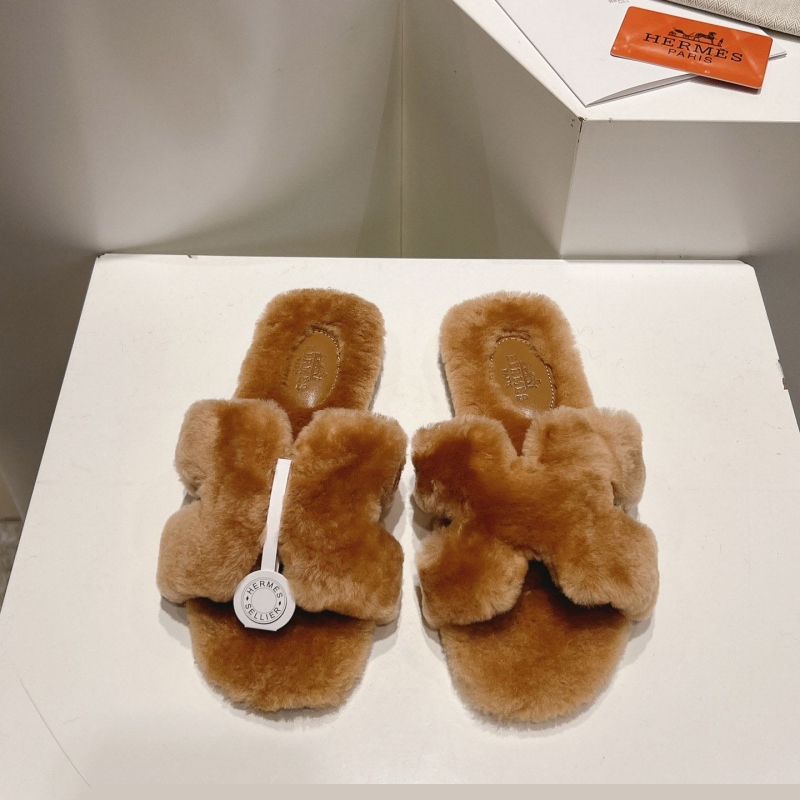 H**mes slippers
